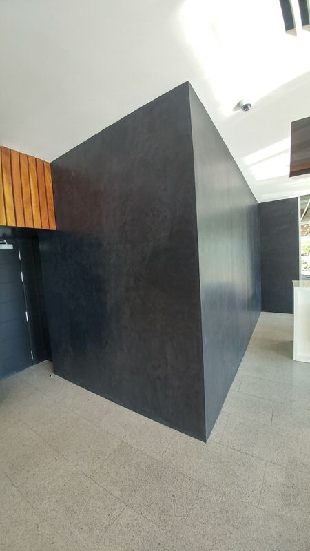 Pared de microcemento realizada con CementDecor